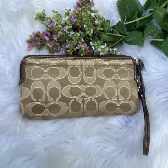 Coach Double Zip Wrist Strap Signature Canvas Envelope Wallet - Picture 2 of 8